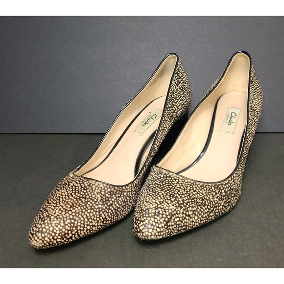 Clarks Real Cow Fur Pumps Womens 9M Animal Print Block Heel Leather Lined - Picture 2 of 10